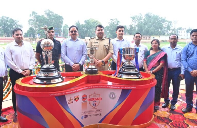 Durand Cup trophy arrives in Gumla; grand welcome with drums and traditional music in the ‘football nursery’.