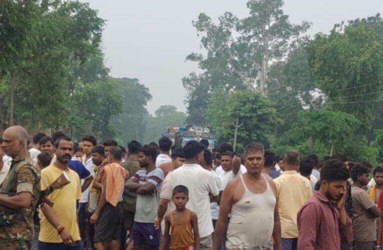 हंटरगंज में संदिग्ध हालात में युवक का शव मिलने से सनसनी, हत्या की आशंका पर सड़क जाम