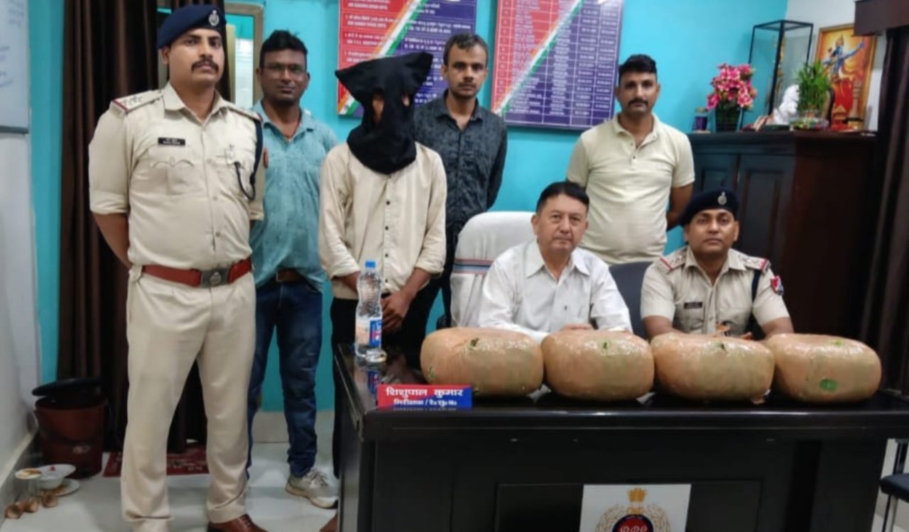 Smuggler arrested at Ranchi railway station with 12 kg of cannabis worth ₹6 lakh.