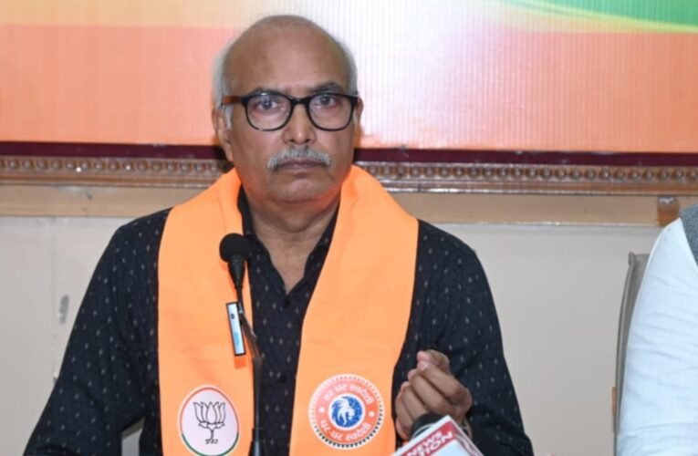 Allegations of administrative chaos in Jharkhand; BJP questions Chief Minister's silence.