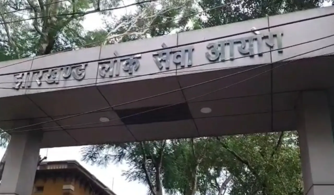 JPSC Chairman L. Khiangte resigns.