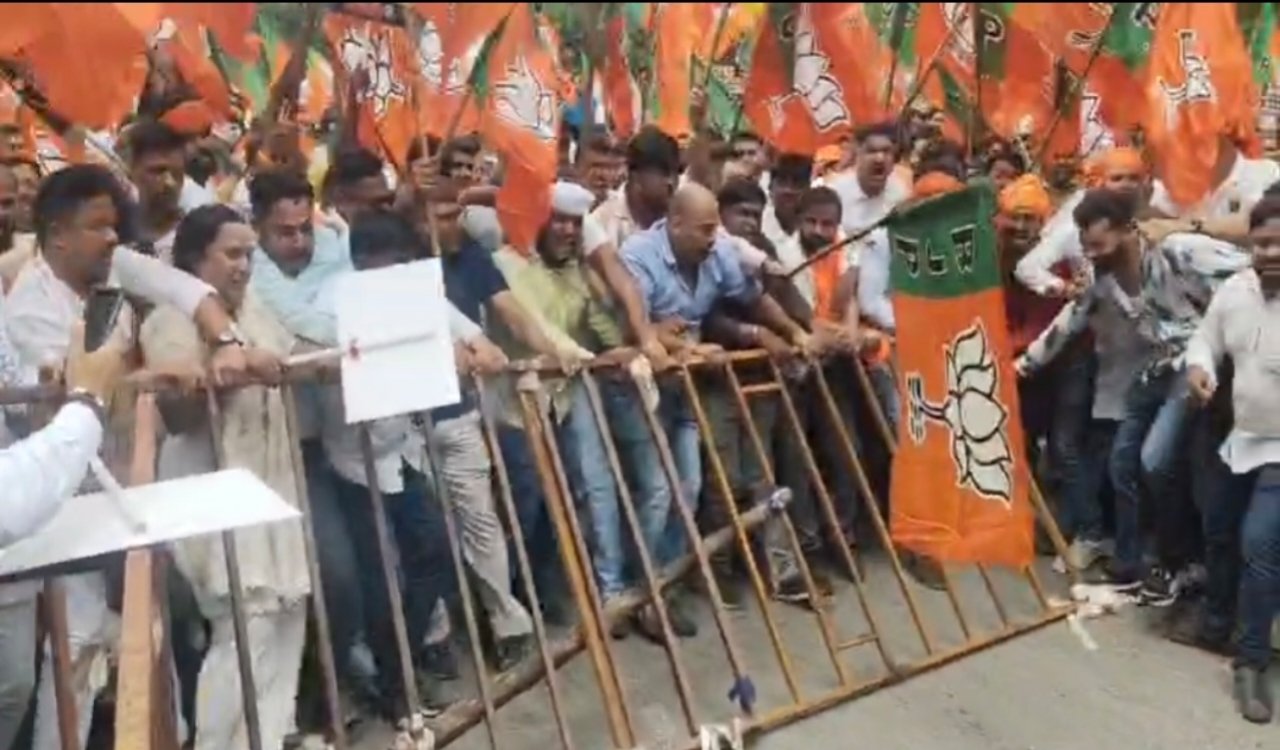 BJP Yuva Morcha's vigorous protest