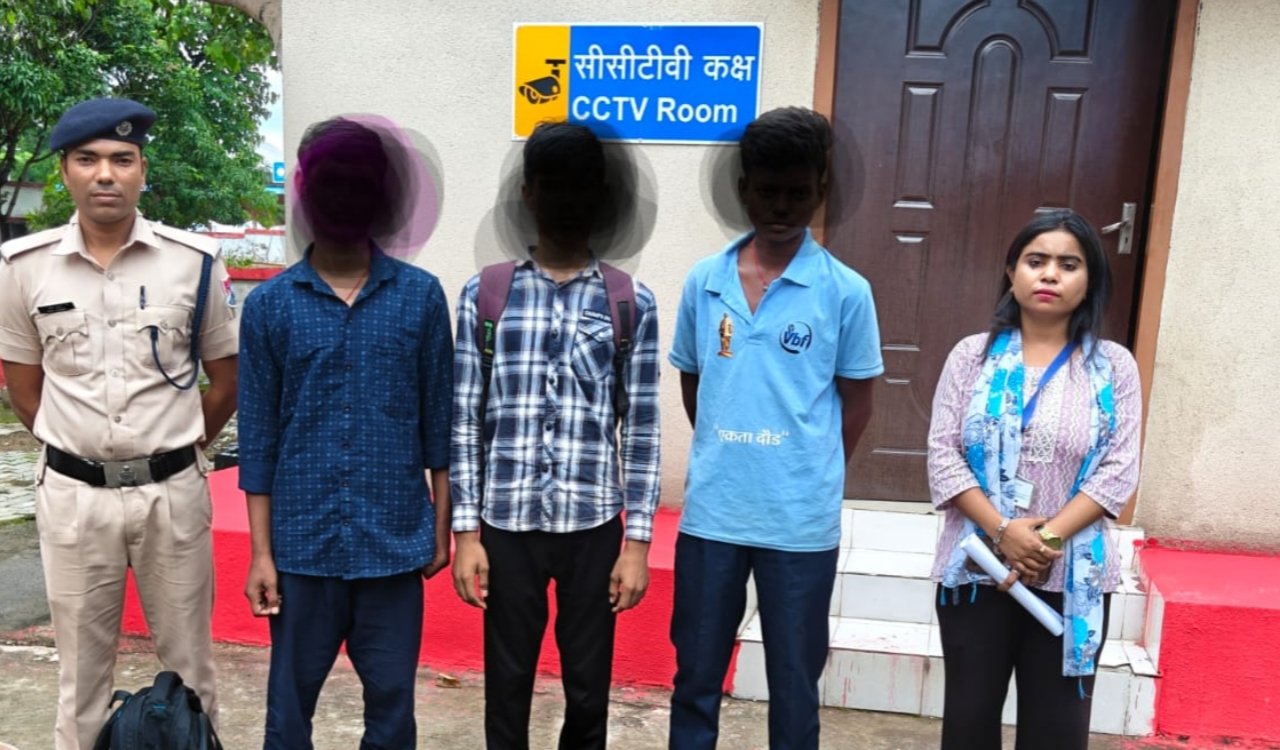 Three minors rescued at Ranchi railway station; they had left home in search of a livelihood.