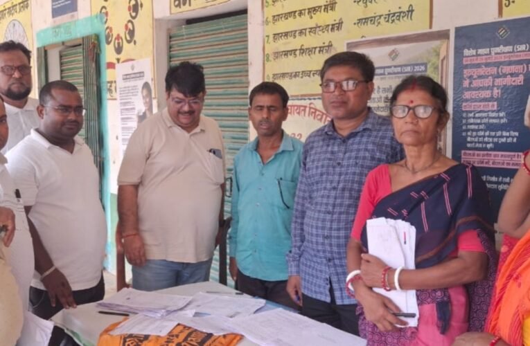 BDO inspected the election school in Udhwa, the block topped the district in SIR digitization.