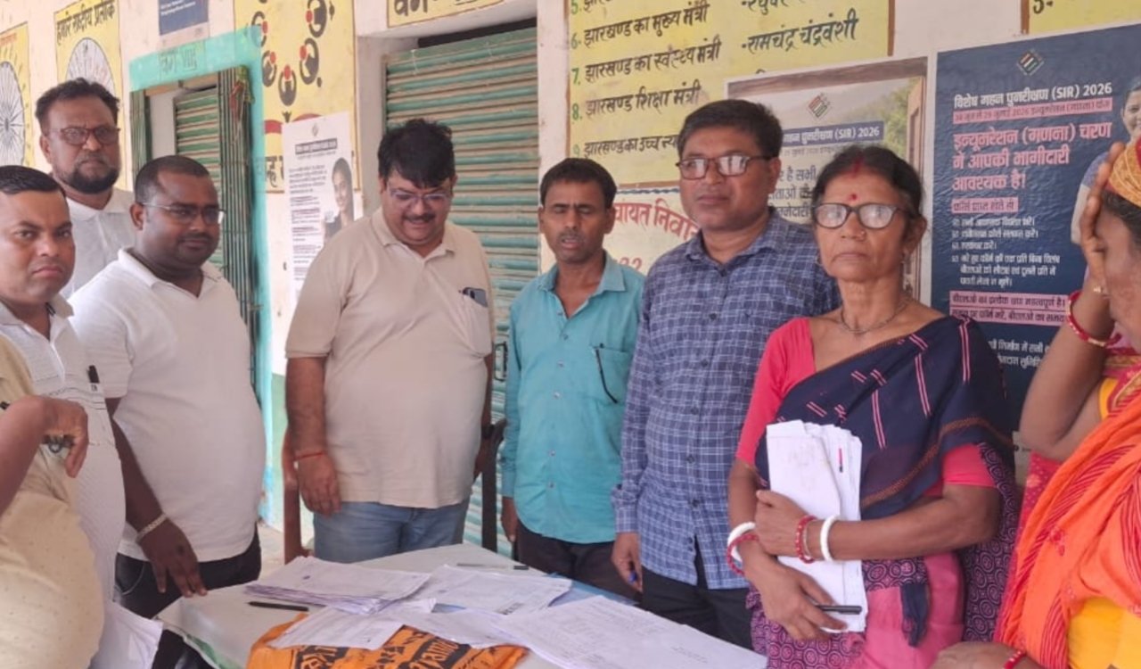 BDO inspected the election school in Udhwa, the block topped the district in SIR digitization.