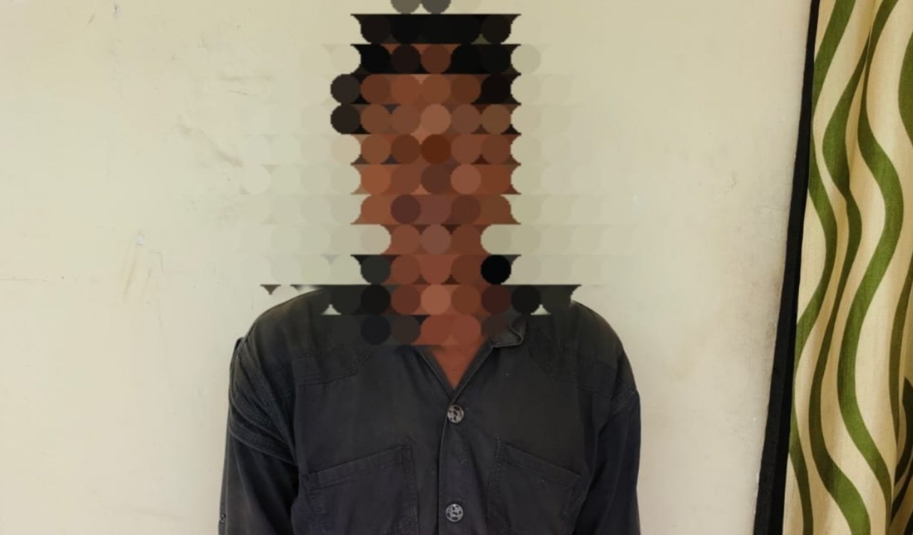 Dispute over selling ration rice; husband strangles wife to death.