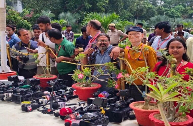 बिहार विधानसभा में दो पत्रकारों के प्रवेश पास रद्द होने पर IFWJ झारखंड इकाई की कड़ी निंदा