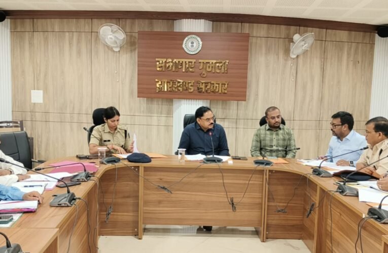 Crackdown on substance abuse and illegal mining in Gumla; Deputy Commissioner issues zero-tolerance directive.