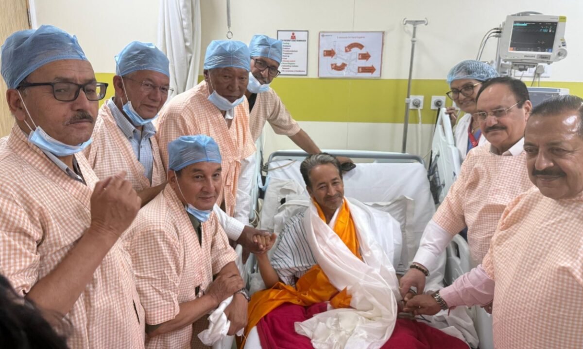 Sonam Wangchuk ends hunger strike after 26 days; decision taken after meeting JP Nadda and Dr. Jitendra Singh.