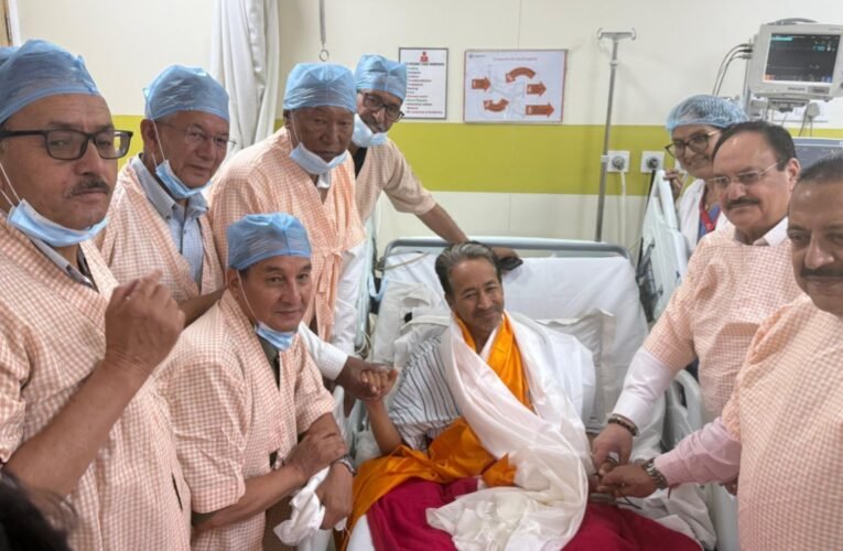 26 दिन बाद खत्म हुआ सोनम वांगचुक का अनशन, केंद्रीय मंत्रियों से मुलाकात के बाद लिया फैसला