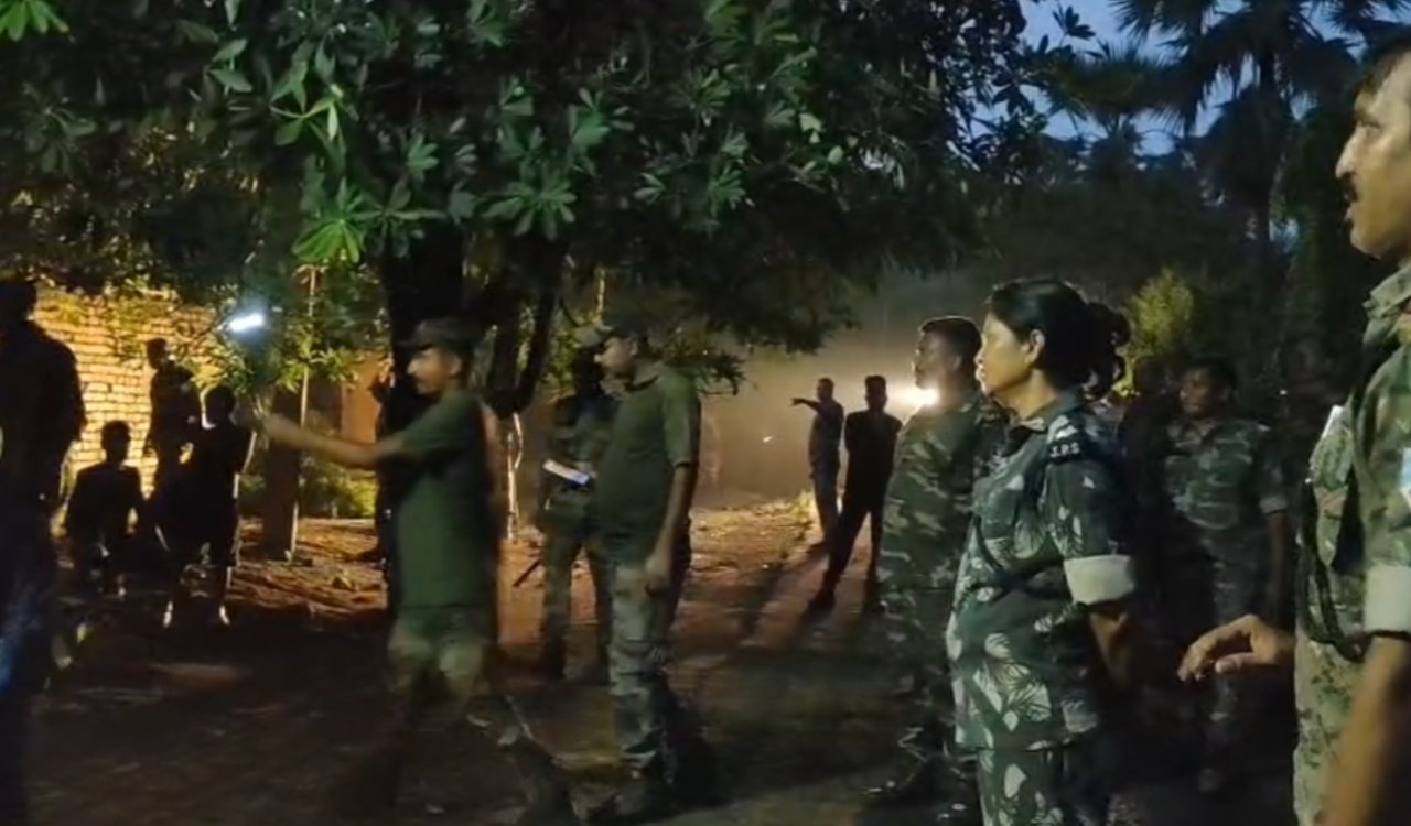 Godda: Major operation by Police and CISF in Kaddu Tola; 8 tonnes of illegal coal seized.
