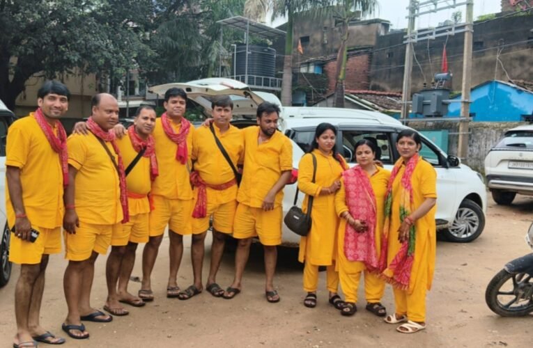 First group of Kanwariyas departs from Simdega for Baba Baidyanath Dham; sent off amidst a devotional atmosphere.