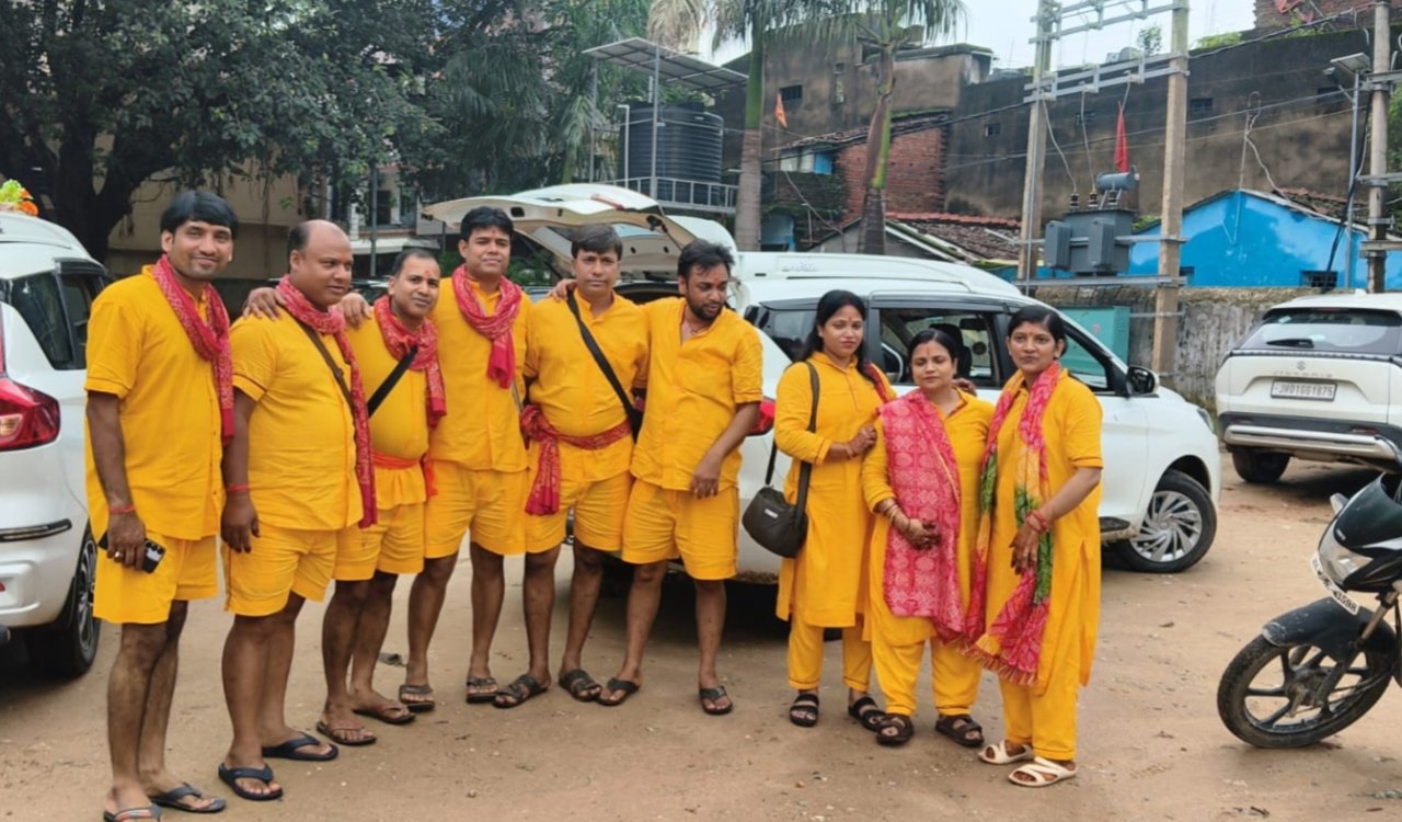First group of Kanwariyas departs from Simdega for Baba Baidyanath Dham; sent off amidst a devotional atmosphere.