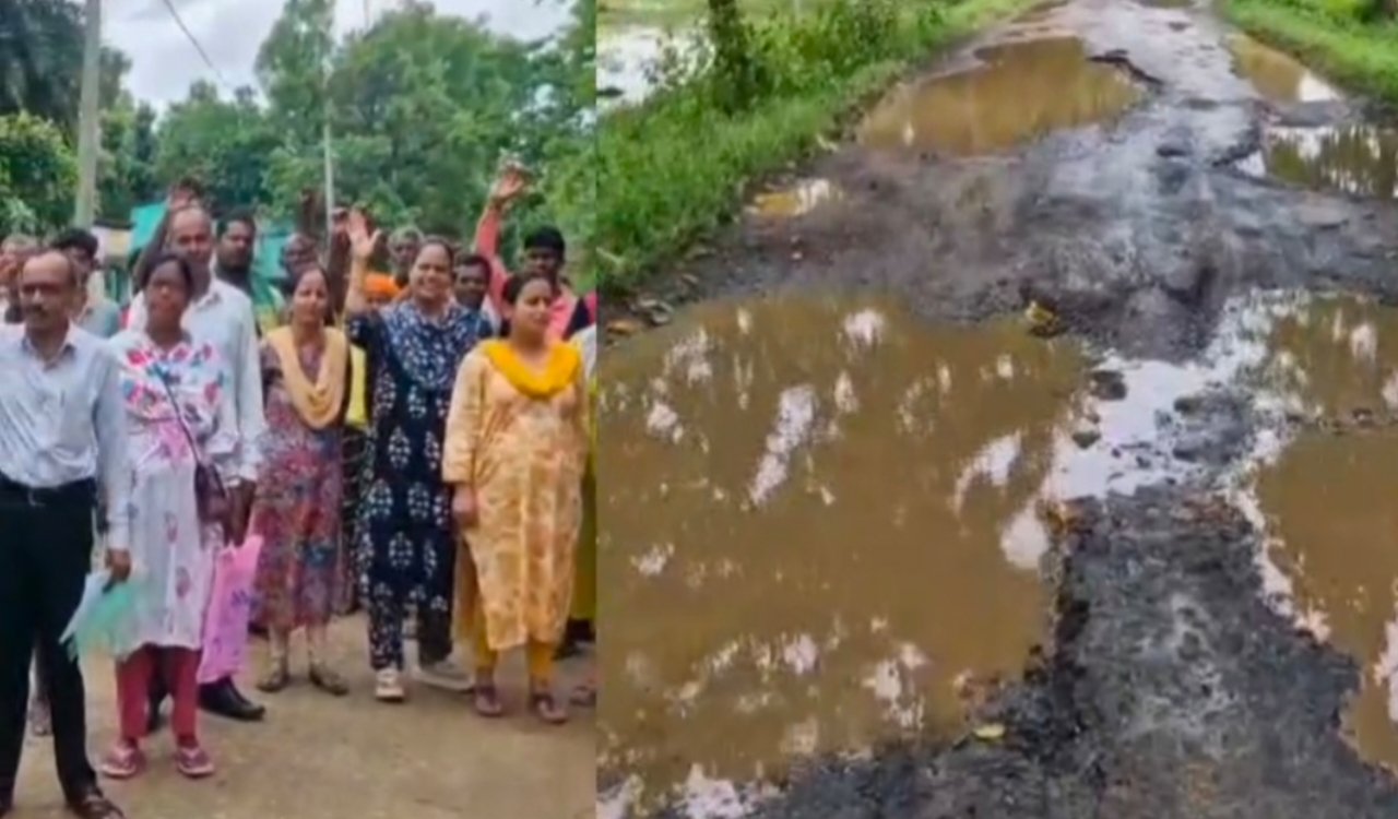 Jamshedpur: Protest demanding repair of the Damaki-Manpur road.