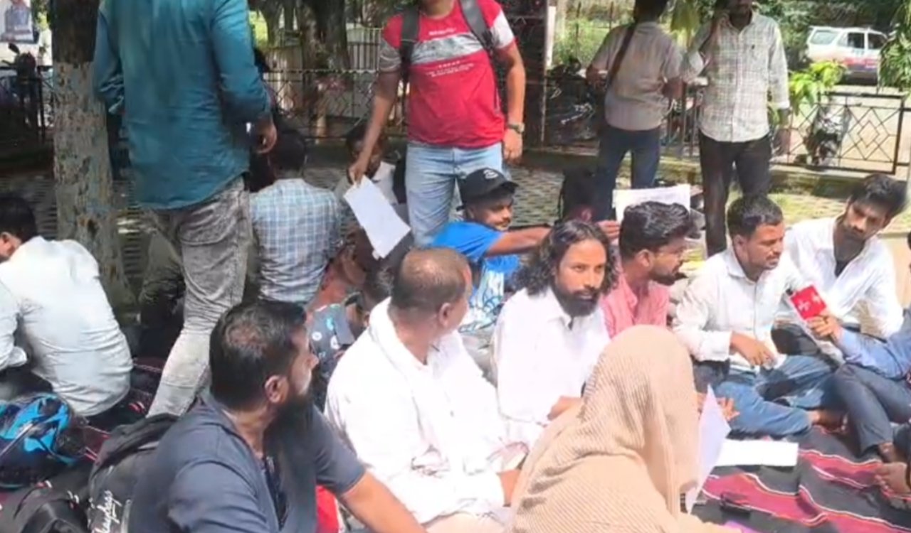 Outrage over JPSC paper leak: Students protest in Ranchi, demand sweeping reforms in commissions.