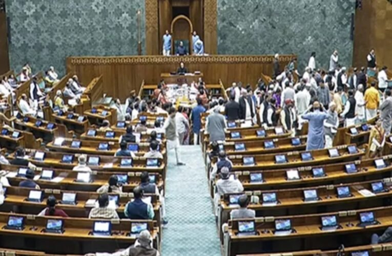 पेपर लीक पर मोदी सरकार का बड़ा एक्शन, लोकसभा में आएगा नया संशोधन बिल; 3 महीने में होगी सुनवाई, दोषियों पर कड़ी सजा