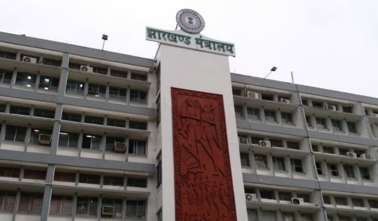 An Institute of Driving, Training and Research will be set up in Jamshedpur; an MoU between the Transport Department and Tata Motors will be signed tomorrow.