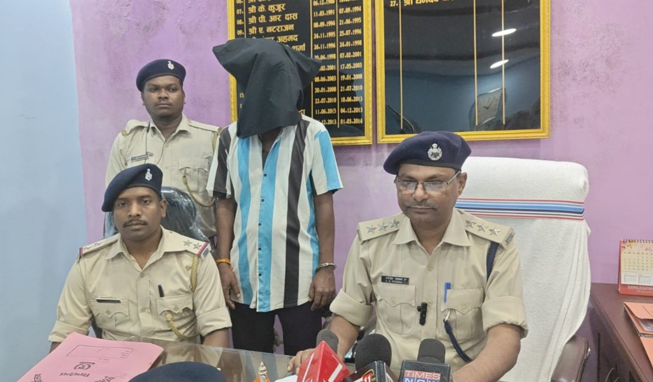 Another accused arrested in the case involving the holding of police personnel hostage and assaulting them; Simdega Police have sent him to jail.