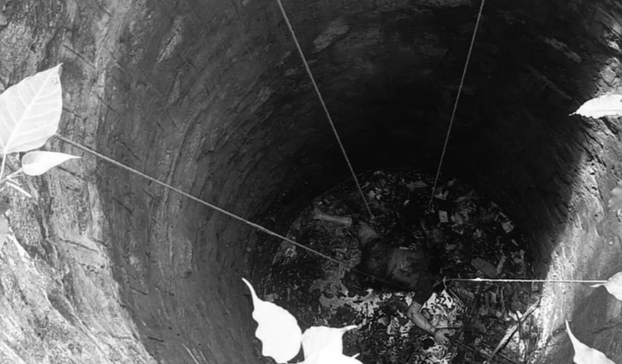 Gumla: Decomposed body of youth missing for 12 days found in well; murder or accident? Police investigating.