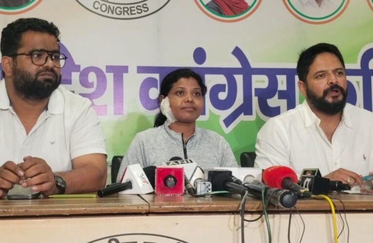 Congress attacks the Centre over the Jantar Mantar incident; injured student Nutan Toppo says, "My ear was damaged during police action."