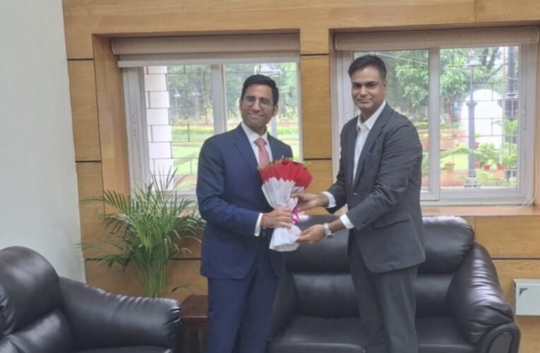 A DFC delegation has arrived to explore investment opportunities in Jharkhand's mineral sector.