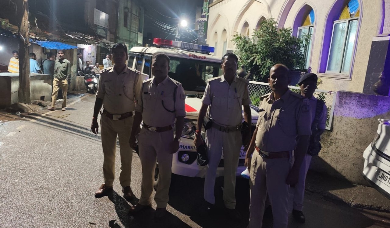 Lower Bazaar Police campaign against substance abuse and loitering; youths issued a stern warning.