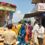 Grand welcome for the 'Satya Sai Prem Pravahini' chariot in Simdega; an outpouring of devotion on Guru Purnima.