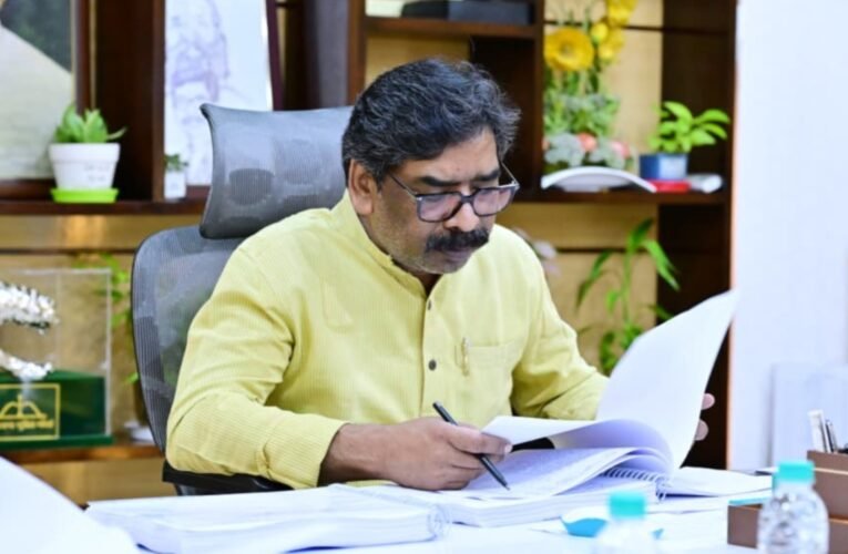 Meeting of the State Sentence Review Board held under the chairmanship of Hemant Soren; release of 26 prisoners approved.