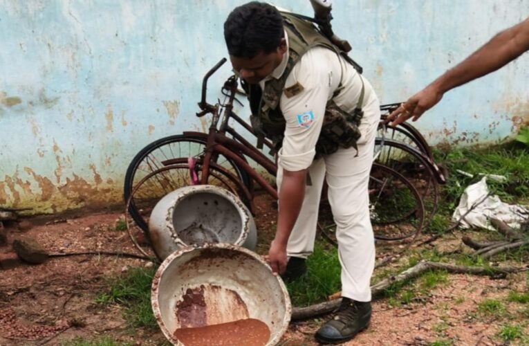 Major police crackdown on illicit liquor in Simdega; 957 kg of Java Mahua and 30 liters of Mahua liquor destroyed.