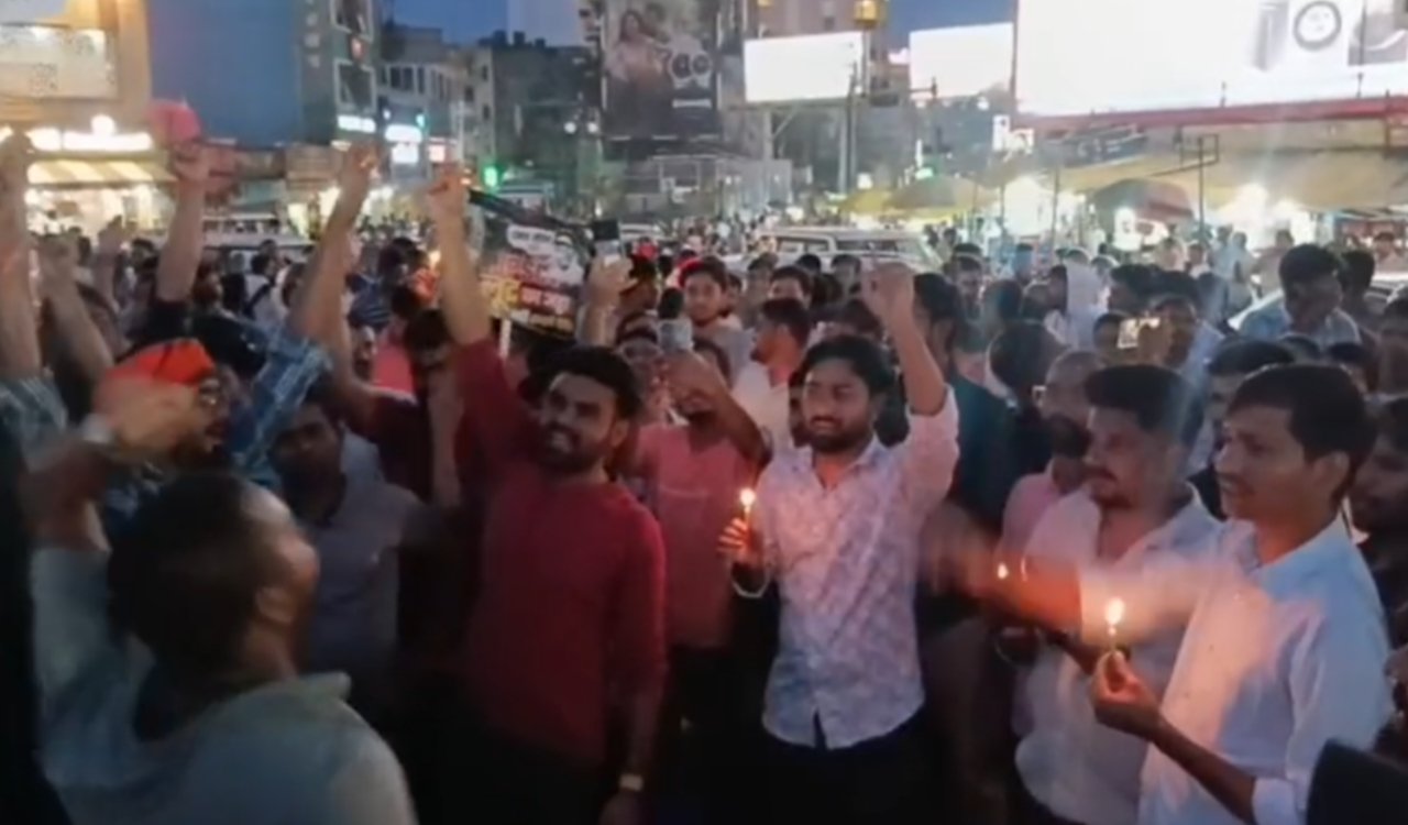 Students hold candle march against alleged irregularities in JPSC-JSSC; demand raised for CBI-ED probe.