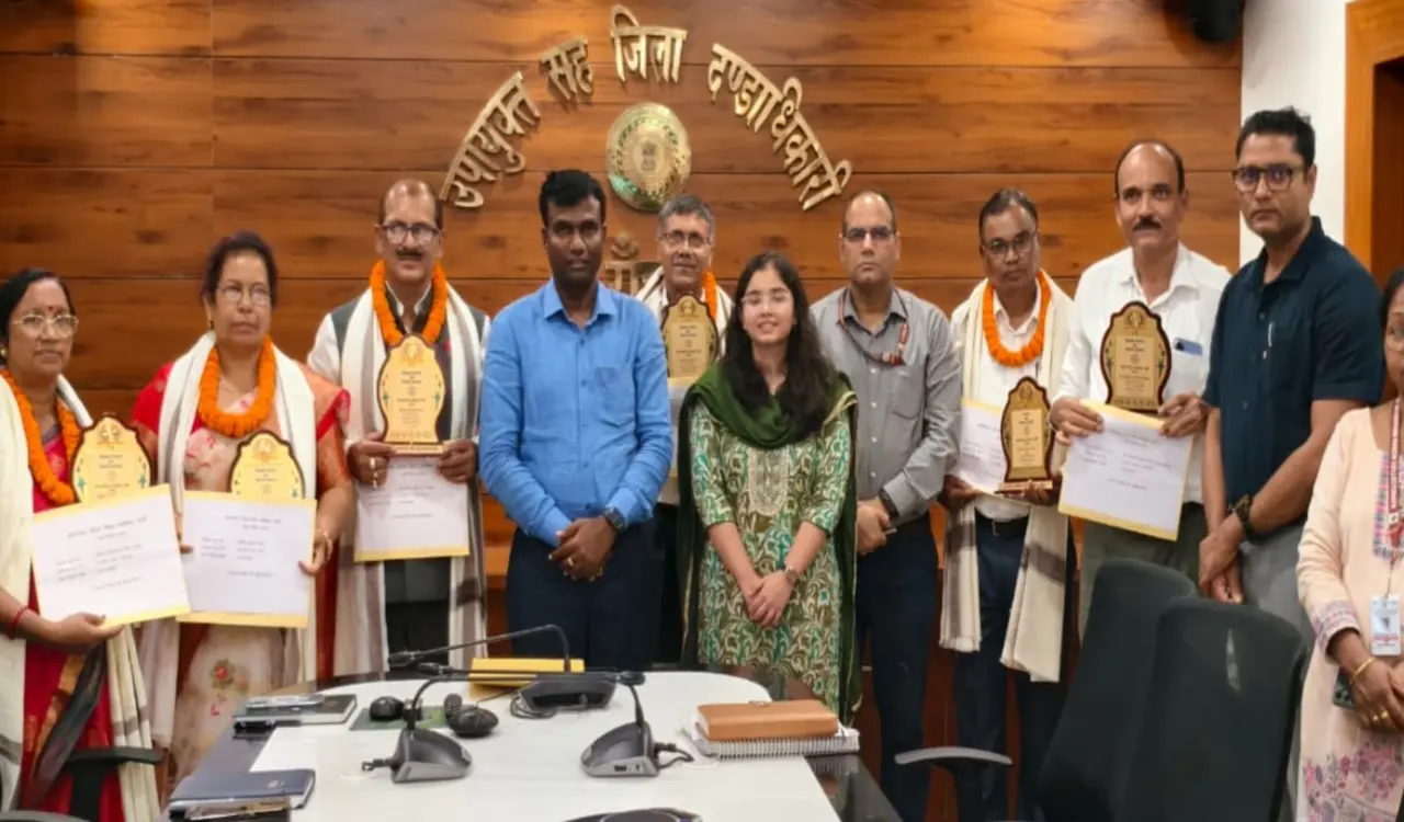 Pension 'Darbar' and retirement felicitation ceremony held in Ranchi; retired teachers and staff honored.