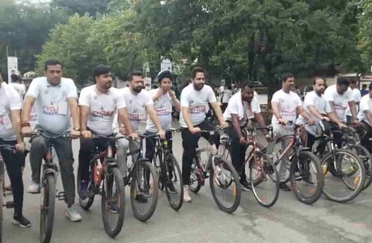 जमशेदपुर में HIV/AIDS जागरूकता के लिए उमड़ा युवाओं का सैलाब, झारखंड राज्य युवा आयोग ने आयोजित की 22 KM की साइक्लोथॉन
