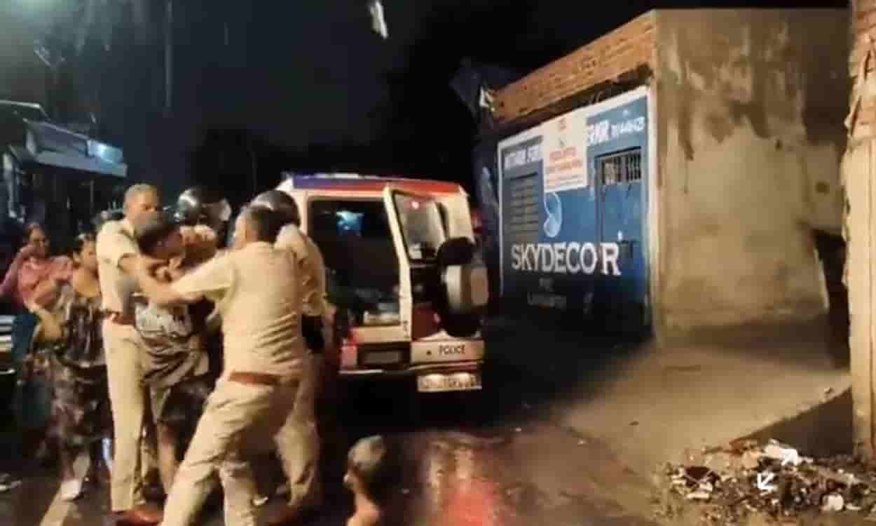 Jamshedpur: Youth detained on charges of demanding extortion money.