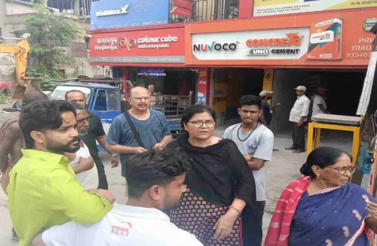 सरायकेला: मॉर्निंग वॉक पर निकली महिला से चेन स्नेचिंग , CCTV में कैद हुई वारदात