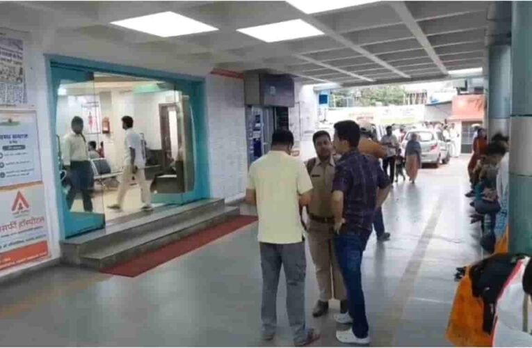 धनबाद के बड़वाअड्डा में भीषण सड़क हादसा: हज़ारीबाग पुलिस वैन ट्रेलर से टकराई, ASI की मौत, चार पुलिसकर्मी गंभीर