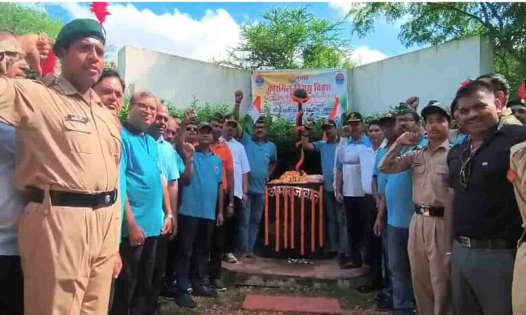कारगिल विजय दिवस पर जमशेदपुर में पूर्व सैनिकों का सम्मान, शहीदों को दी गई श्रद्धांजलि