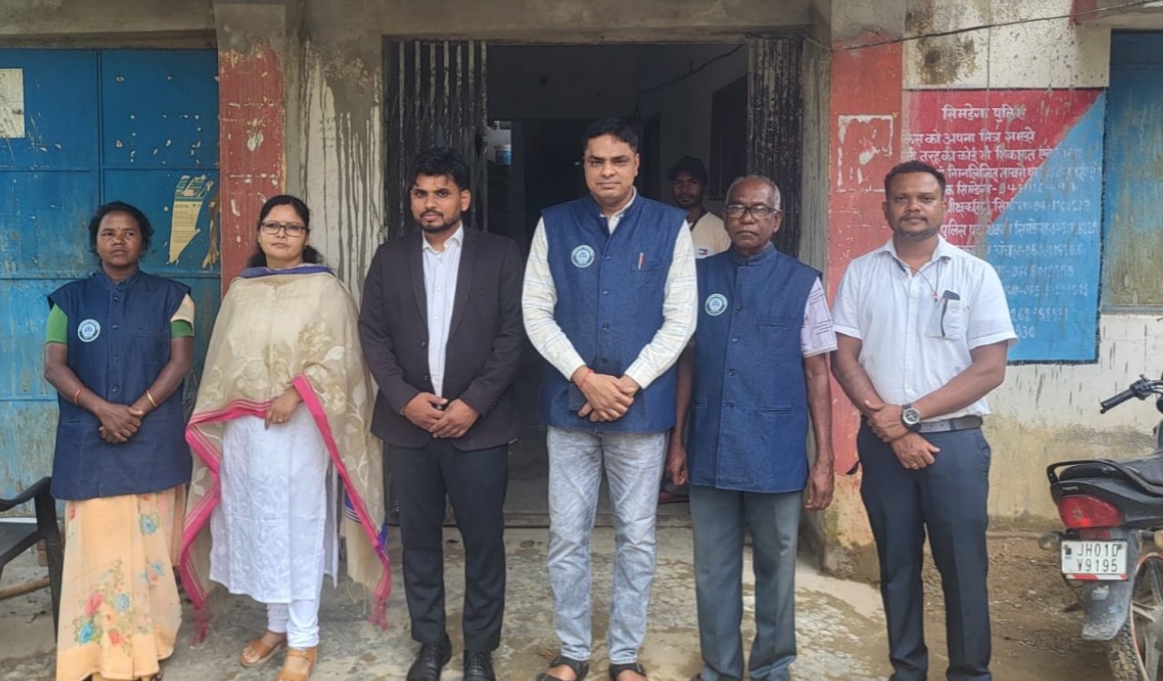 To ensure justice reaches remote villages, Dalsa Secretary conducts surprise inspection, examines functioning of legal aid clinics