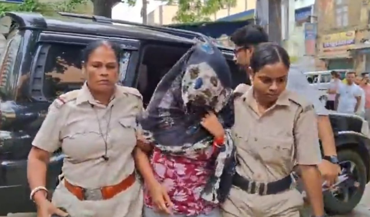 Alleged girlfriend of Hamim Mandal arrested from Sahibganj; investigation into honey-trap network intensifies.