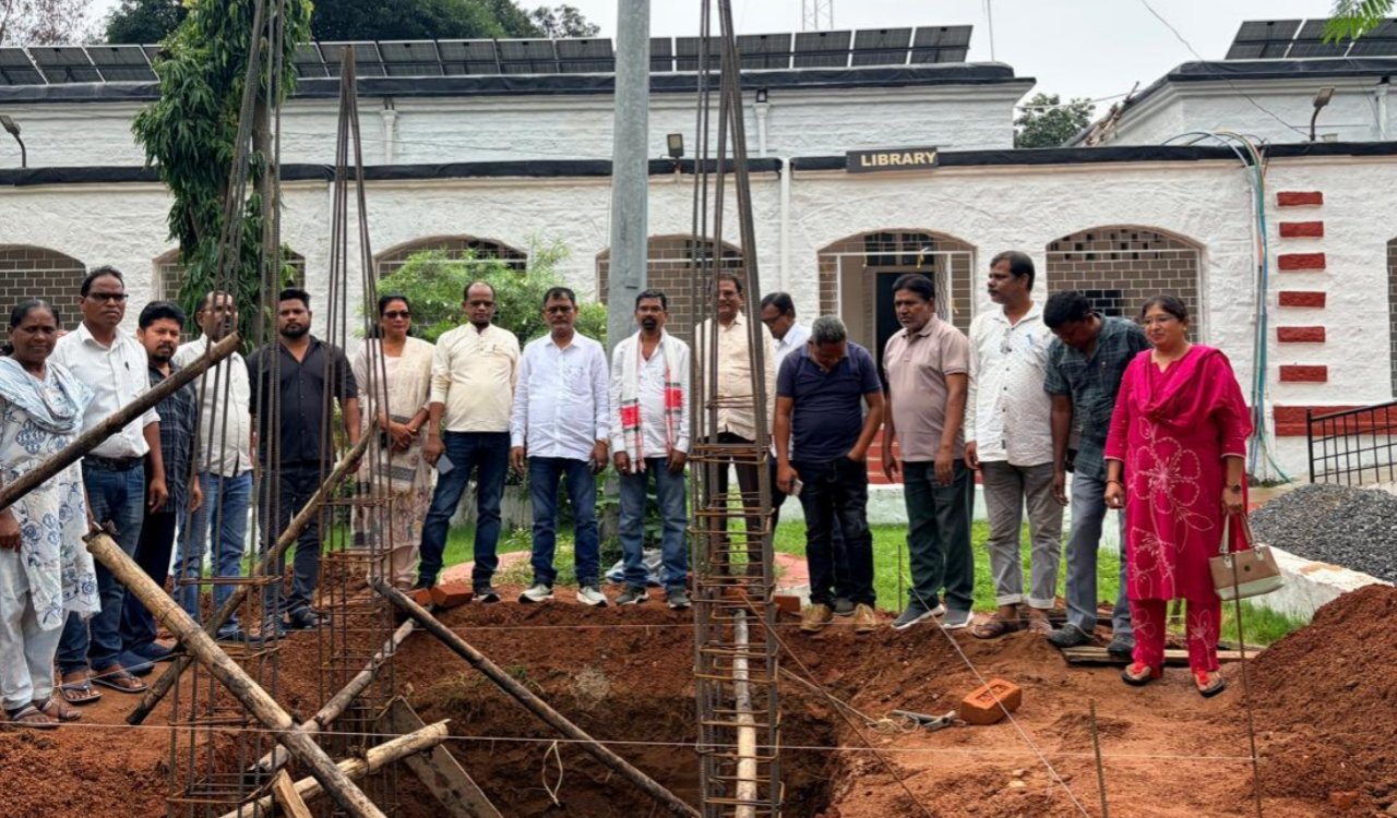 Statue of 'Guruji' Shibu Soren to be installed at Simdega Heritage Complex; JMM leaders inspected the construction work.