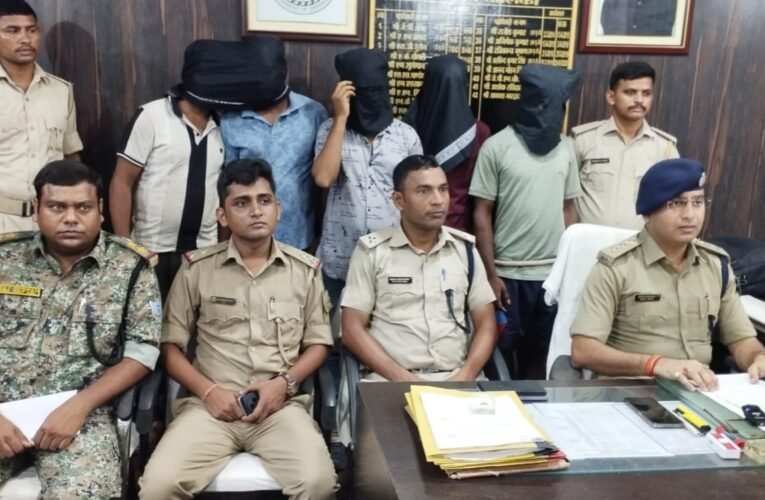 Major success for Godda Police: Stolen tractor-trailer recovered, five accused arrested.