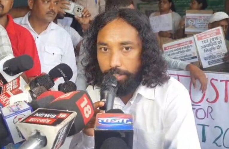 Corruption-free recruitment campaign: Student leader Devendra Mahto begins an indefinite hunger strike on the ninth day.