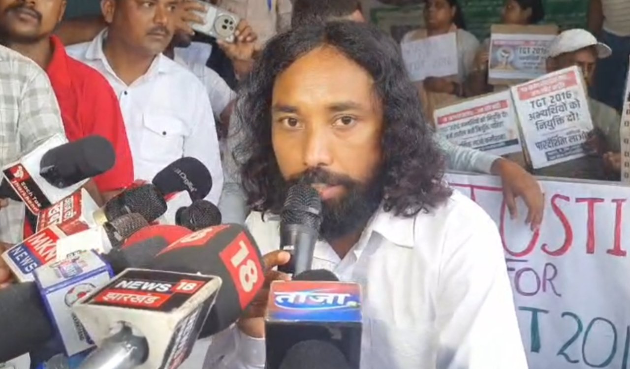 Corruption-free recruitment campaign: Student leader Devendra Mahto begins an indefinite hunger strike on the ninth day.