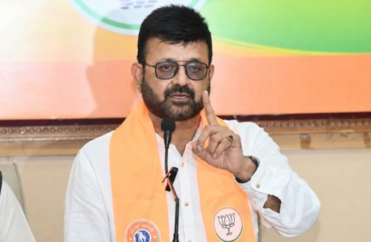 There should be a CBI probe into all competitive examinations held during the Hemant government's tenure: Pratul Shahdeo.