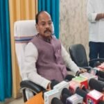 Former Chief Minister Raghubar Das in support of Jharkhand students.