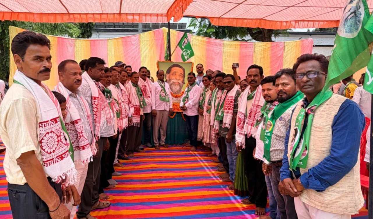 JMM observes 'Dishom Guru' Shibu Soren's death anniversary in Simdega; honors movement activists.