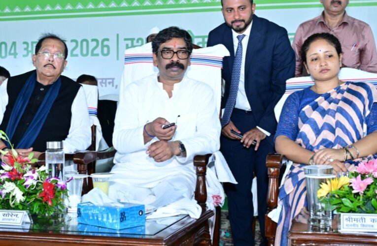 Shibu Soren's statue unveiled in Nemra; projects worth ₹105.2 crore gifted; Chief Minister Hemant Soren reiterates the resolve for struggle and social justice.