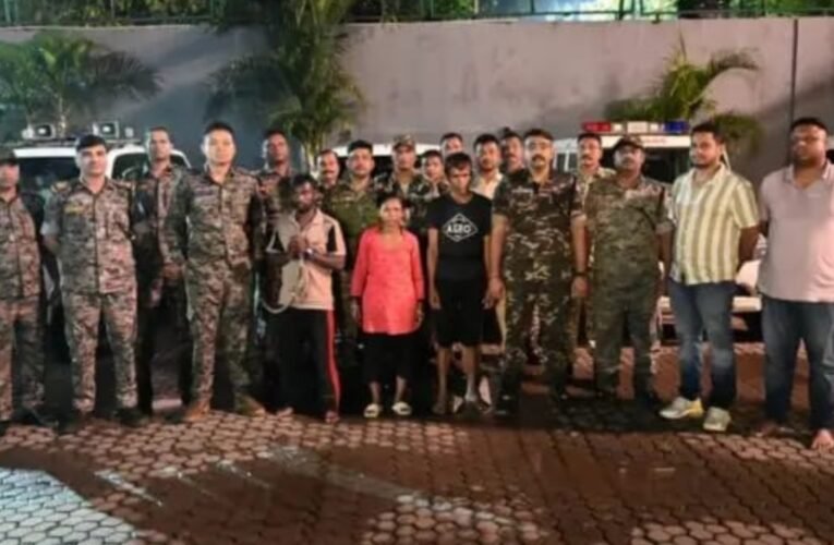 सरायकेला में सुरक्षा बलों की बड़ी कामयाबी, 22 लाख के तीन इनामी नक्सली गिरफ्तार; AK-47 समेत हथियार बरामद
