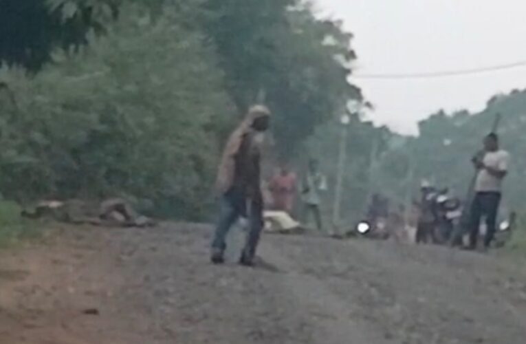 बोकारो के नावाडीह में सनसनीखेज वारदात: कुल्हाड़ी से काटकर एक ही परिवार के तीन लोगों की निर्मम हत्या, गांव बना पुलिस छावनी