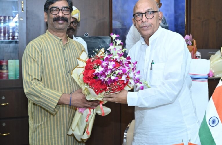 Chief Minister Hemant Soren welcomed the Assembly Speaker.