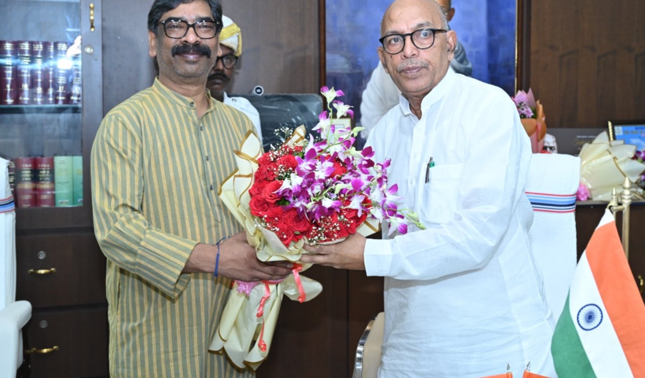 Chief Minister Hemant Soren welcomed the Assembly Speaker.